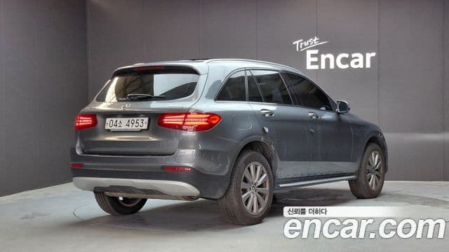 Mercedes-Benz GLC-Class 2018 — Şəkil 2/20