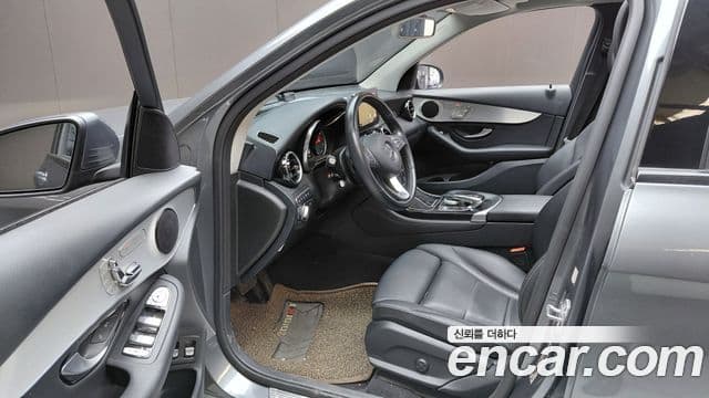 Mercedes-Benz GLC-Class 2018 — Şəkil 10/20