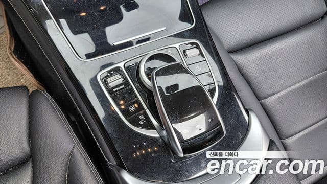 Mercedes-Benz GLC-Class 2018 — Şəkil 19/20