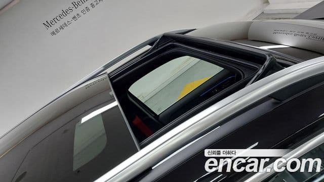 Mercedes-Benz GLB-Class 2025 — Şəkil 12/17
