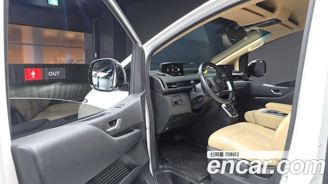Hyundai Staria 2023 — фото 10 из 20