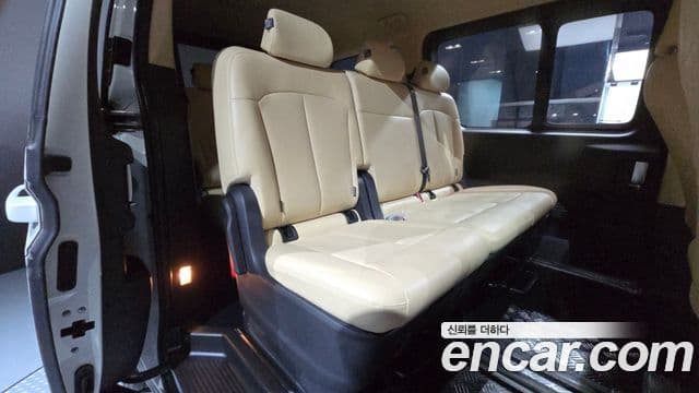 Hyundai Staria 2023 — фото 11 из 20