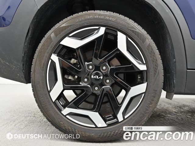 Kia Seltos 2023 — Şəkil 18/20