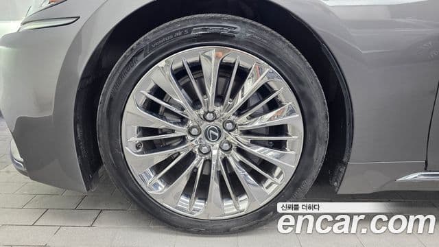 Lexus LS500 2019 — Şəkil 7/20