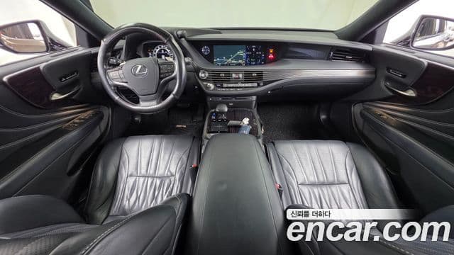 Lexus LS500 2019 — Şəkil 1/20