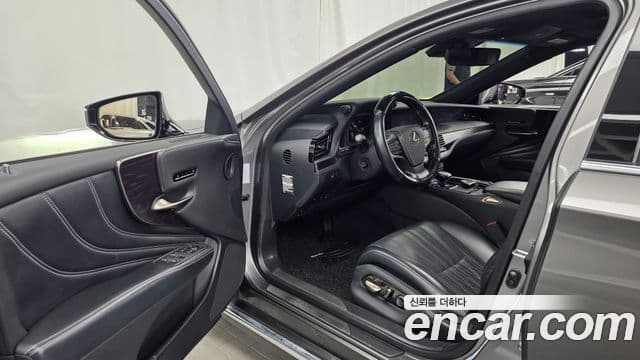 Lexus LS500 2019 — Şəkil 19/20
