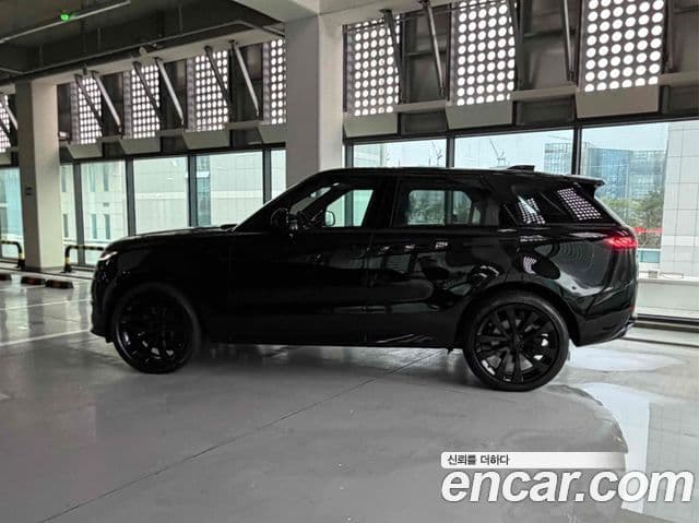 Land Rover Range Rover Sport 2026 — Photo 4/6
