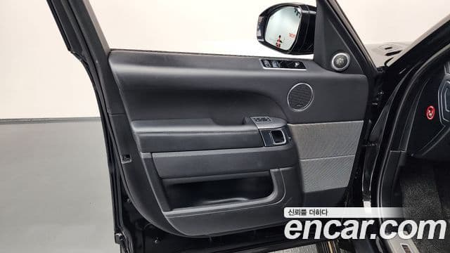 Land Rover Range Rover Sport 2019 — Photo 13/39