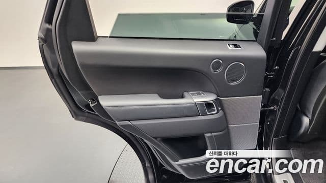 Land Rover Range Rover Sport 2019 — Photo 3/39