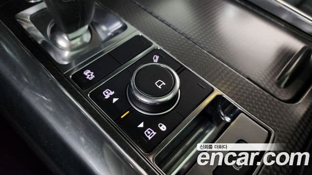 Land Rover Range Rover Sport 2019 — Photo 29/39