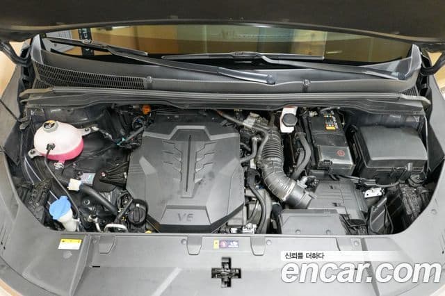 Kia Carnival 2023 — ფოტო 6/20