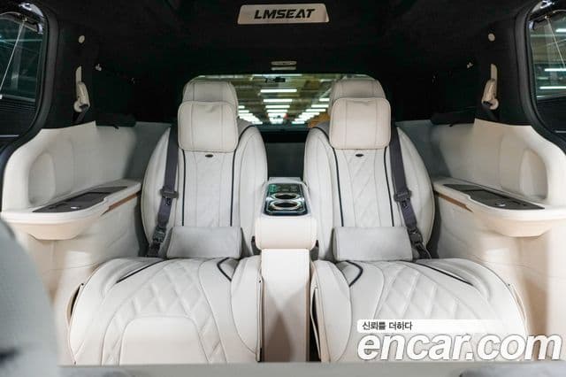 Kia Carnival 2023 — ფოტო 18/20