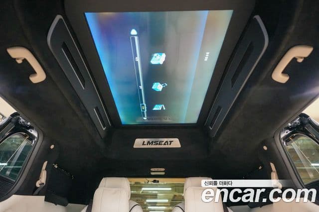 Kia Carnival 2023 — ფოტო 19/20