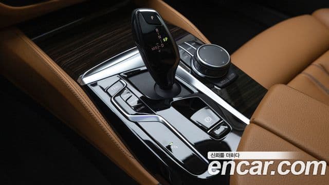 BMW 5 Series 2022 — ფოტო 7/20