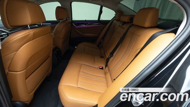 BMW 5 Series 2022 — фото 11 из 20