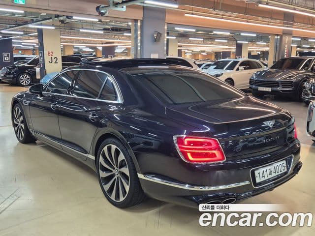 Bentley Flying Spur 2023 — ფოტო 2/20