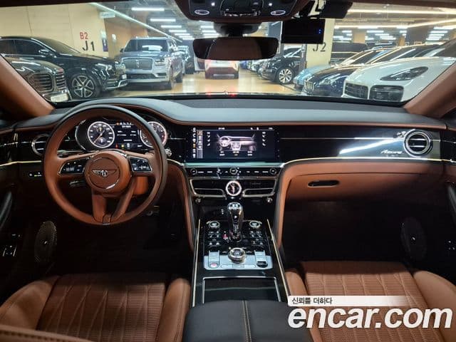 Bentley Flying Spur 2023 — ფოტო 5/20