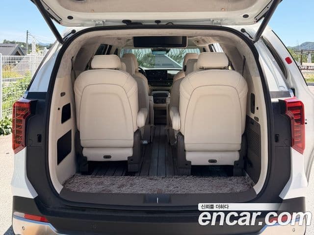 Kia Carnival 2025 — Şəkil 19/20