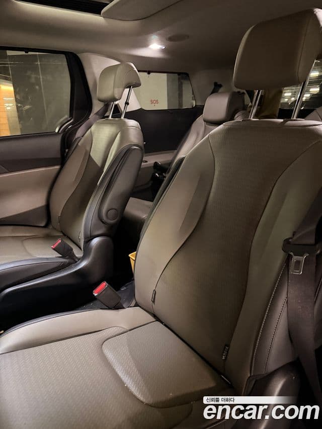 Kia Carnival 2024 — фото 8 из 15