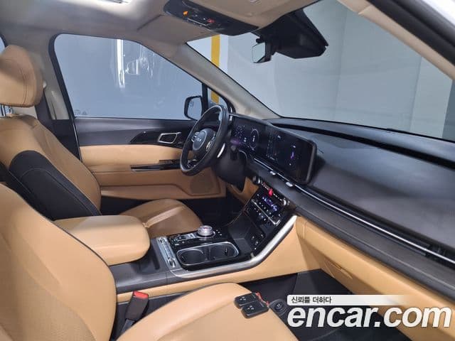 Kia Carnival 2022 — фото 13 из 17