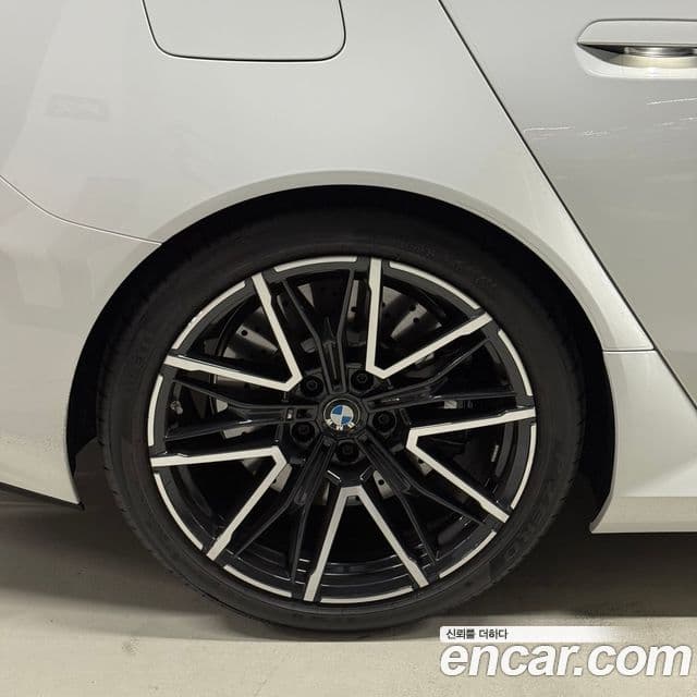 BMW M5 2025 — ფოტო 8/12