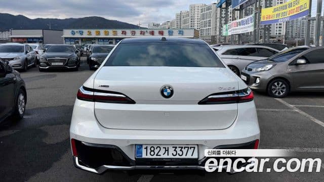 BMW 7 Series 2024 — фото 5 из 9