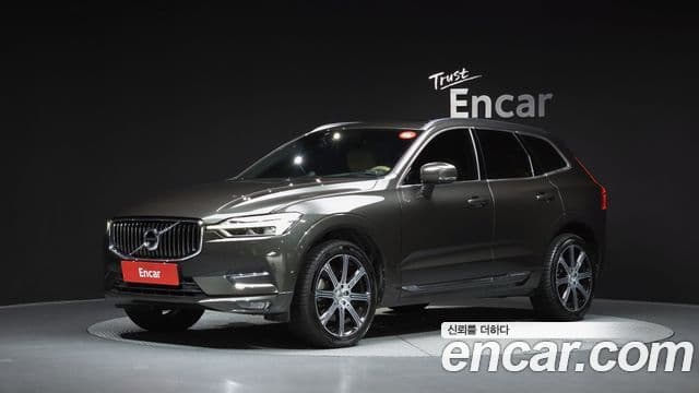Volvo XC60 2018 — ფოტო 1/20