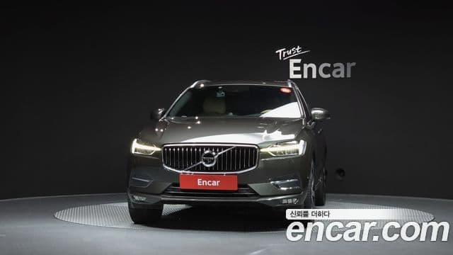 Volvo XC60 2018 — ფოტო 3/20