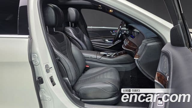 Mercedes-Benz S-Class 2019 — Photo 7/30