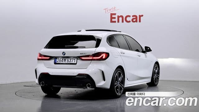 BMW 1 Series 2024 — фото 2 из 20