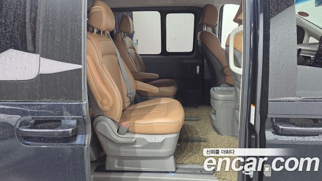 Hyundai Staria 2021 — ფოტო 12/20