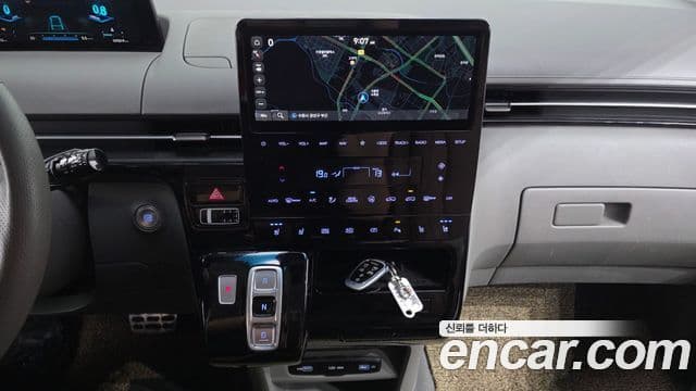Hyundai Staria 2021 — ფოტო 13/20