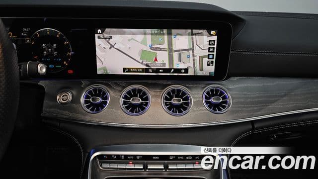 Mercedes-Benz AMG GT 2023 — фото 14 из 20