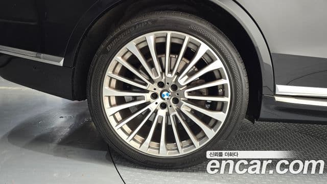 BMW X7 2022 — ფოტო 5/20