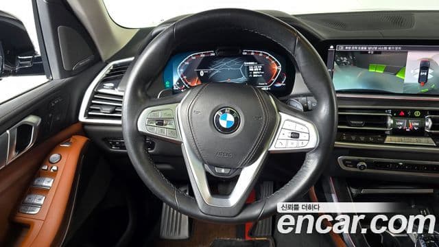BMW X7 2022 — ფოტო 14/20