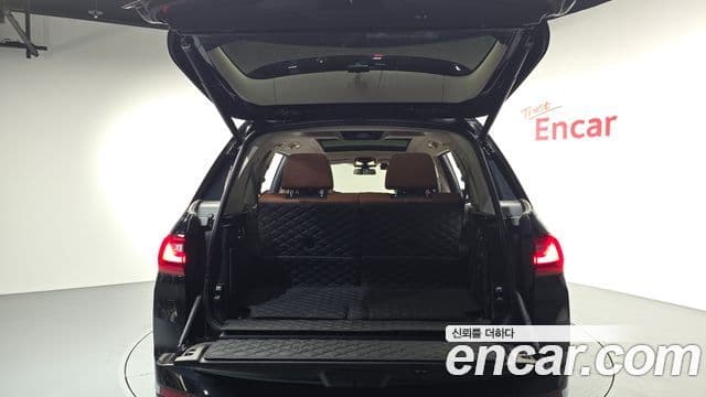 BMW X7 2022 — ფოტო 19/20