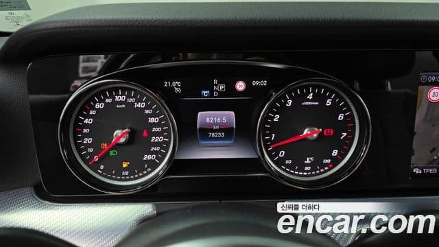 Mercedes-Benz E-Class 2019 — ფოტო 8/20