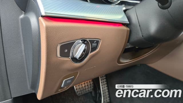 Mercedes-Benz E-Class 2019 — ფოტო 17/20