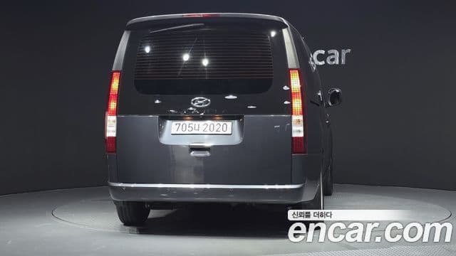 Hyundai Staria 2022 — ფოტო 4/20