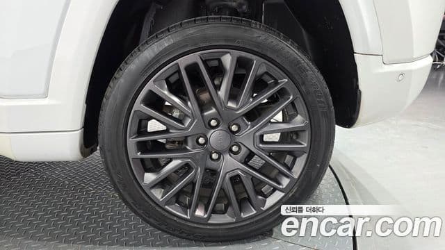 Jeep Compass 2022 — Şəkil 32/33