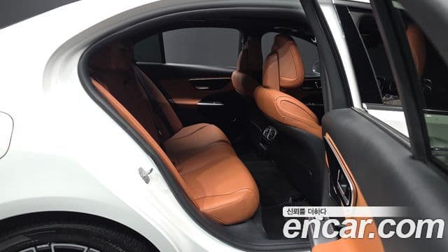 Mercedes-Benz C-Class 2023 — ფოტო 12/20