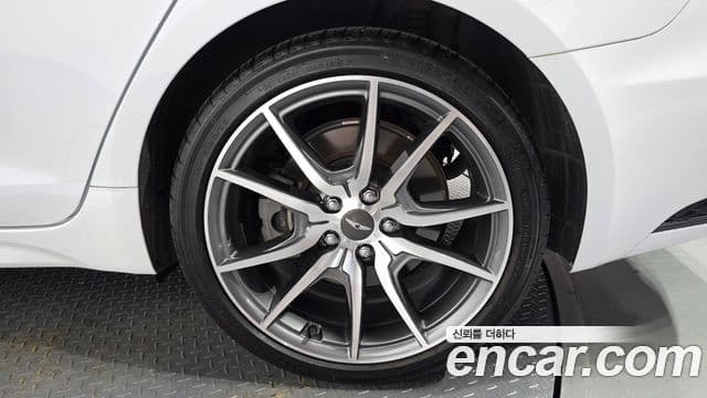 Genesis G70 2023 — Şəkil 23/31