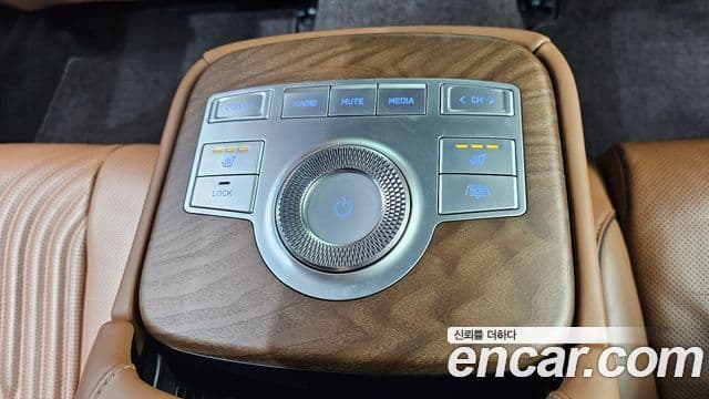 Genesis Electrified G80 2021 — ფოტო 18/20