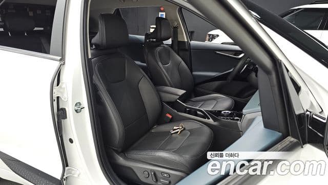 Kia Niro 2023 — Фото 9/20