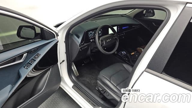 Kia Niro 2023 — Фото 12/20
