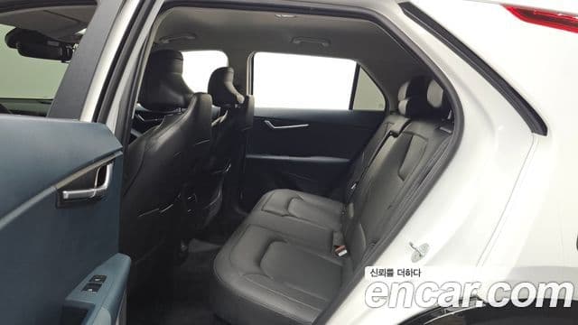 Kia Niro 2023 — Фото 13/20