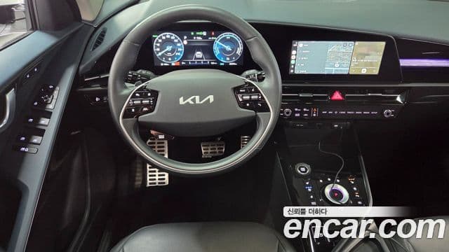 Kia Niro 2023 — Фото 18/20