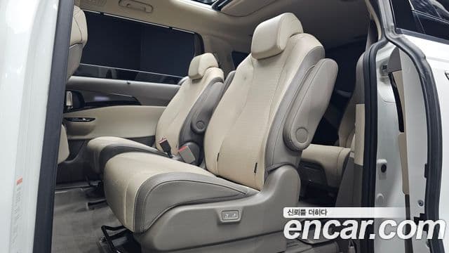 Kia Carnival 2022 — Фото 12/20