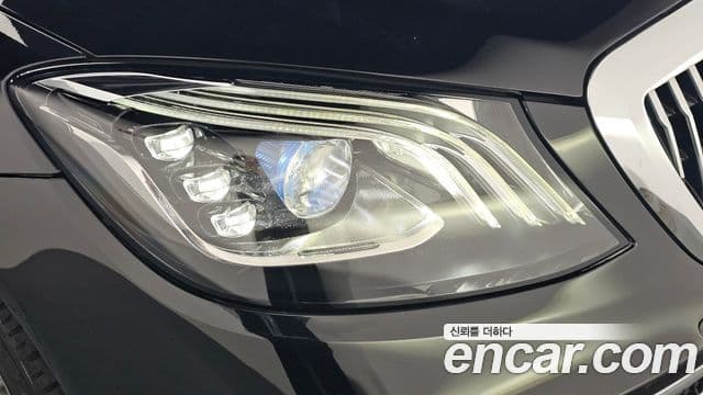 Mercedes-Benz S-Class 2020 — Photo 3/36