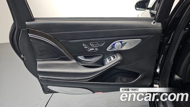 Mercedes-Benz S-Class 2020 — Photo 5/36